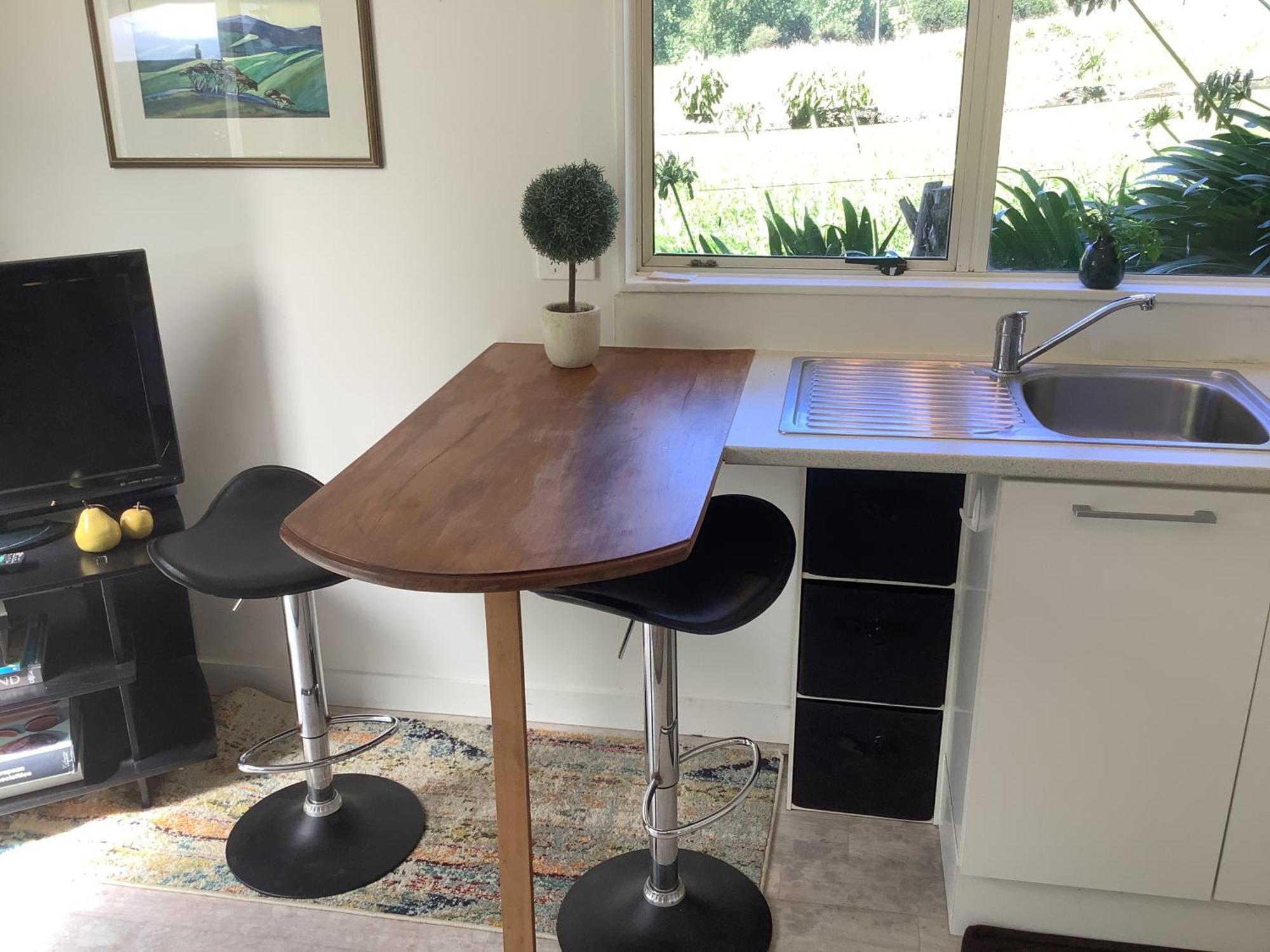 Wood Pigeon Pet Friendly Free Breakfast Hauraki Rail Trail 2kms